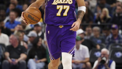 开云APP-🔥东契奇3月份场均37.2分 最少出战15场球员中的历史第一