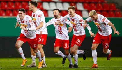 开云体育下载-场上即将进入“卡塔尔时间”，场下跟图赫尔抢中卫