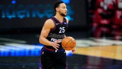 开云体育下载-看似输了实际赢了？无恩比德76人将雄鹿逼入绝境