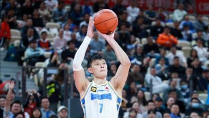 开云体育下载-CBA丨许利民：曾凡博争取下场复出，赵睿腰伤不算严重