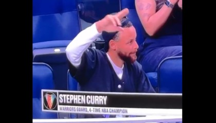 😍金州滴神！库里首次观战金州女武神 大通中心的球迷沸腾了