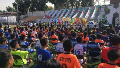 kaiyun.com-足球让城市精彩!北京首届社区杯八人制足球赛开幕