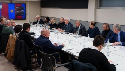 世体：今日巴萨主席正式候选人将出炉，或只有拉波尔塔与丰特