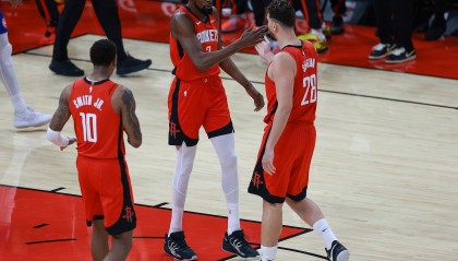 开云体育官网-麦迪：杜兰特的小号事件影响火箭的表现 他们应该先解决这些问题