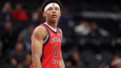 开云体育官网-冲劲十足！费尔斯半场14中7砍下20分4板 罚球5中5