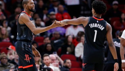 开云体育下载-火箭轻取2连胜！一口气获3大喜讯 申京KD合砍66分三巨头齐破纪录